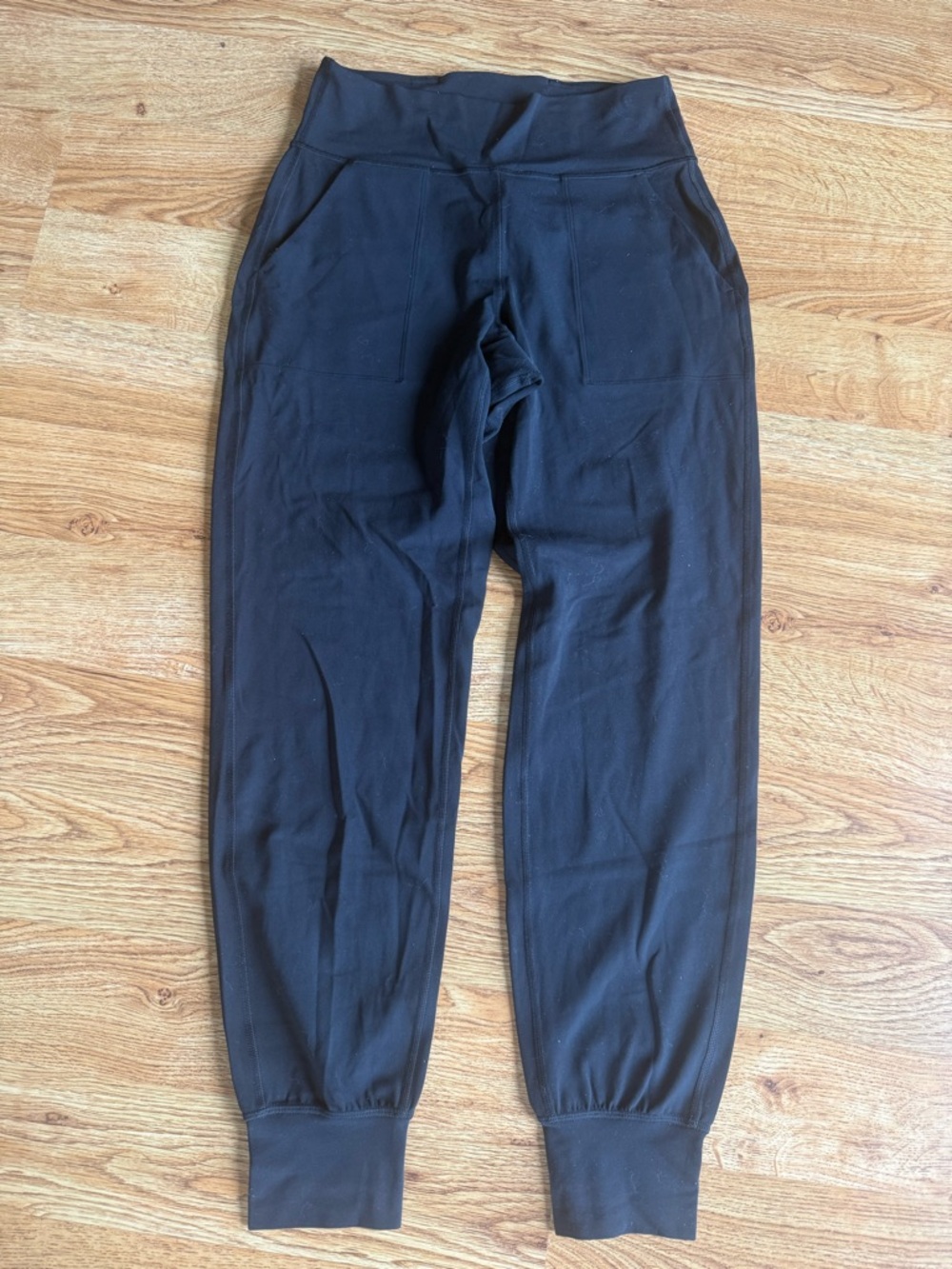 Women’s lululemon Black Jogger Pants - Comfortable Everyday Wear size 6